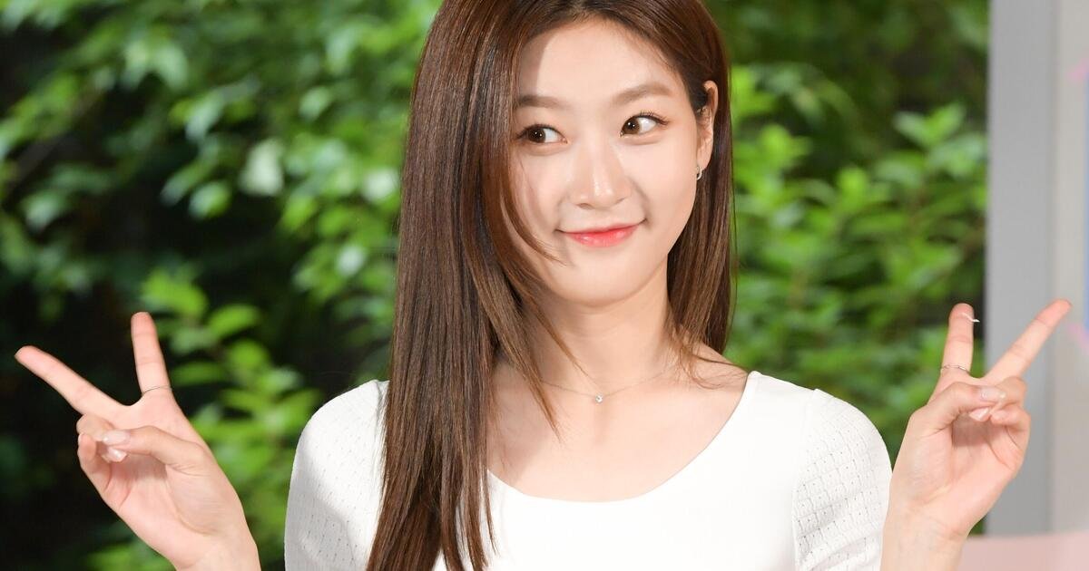 Death of young actor Kim Sae-ron sparks discussion about toxic online comments, media coverage in South Korea