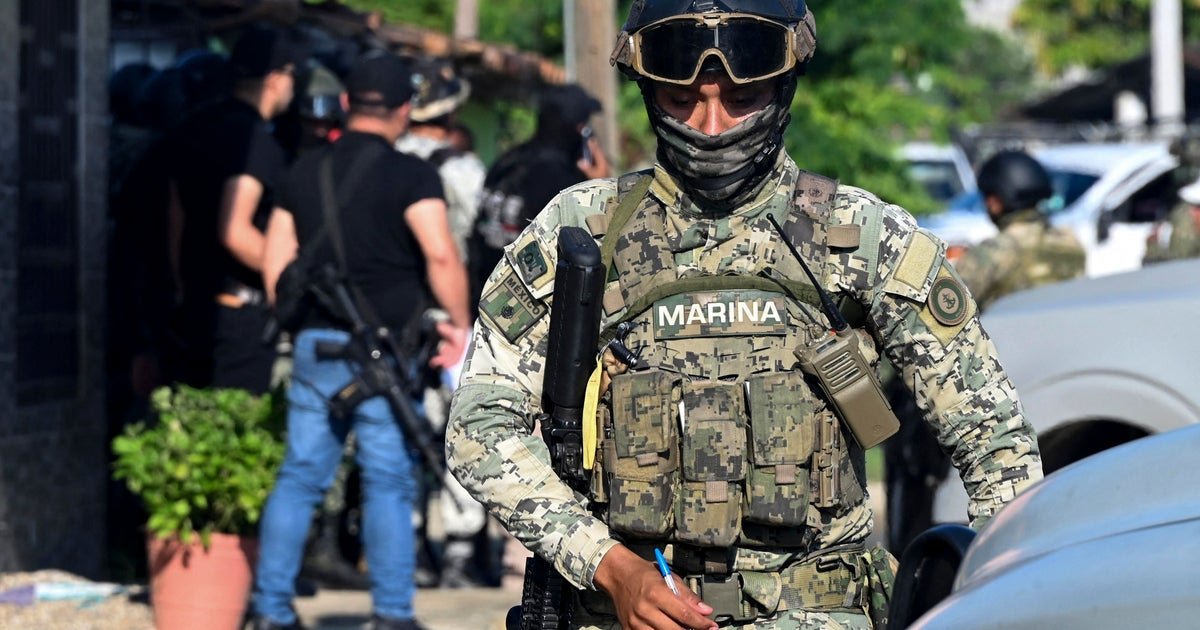 6 bystanders killed in crossfire of armed clashes near resort city of Acapulco