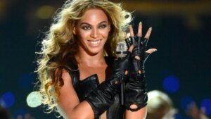 Flashback: Watch Beyonce Perform at 2013 Super Bowl Halftime Show