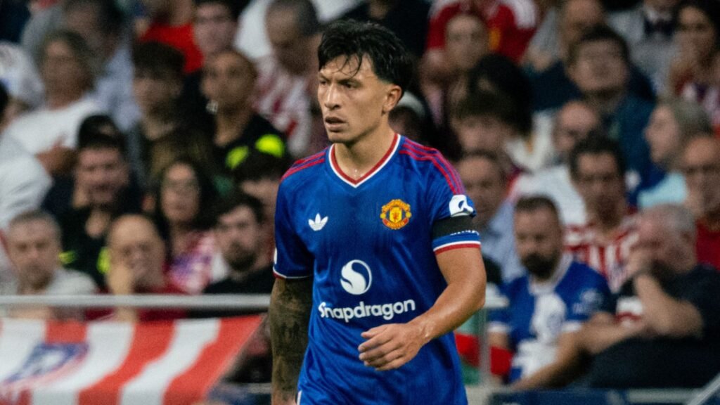 Lisandro Martinez: Jamie Carragher says Man Utd defender’s comments criticising hierarchy are awful as Wayne Rooney brands them disrespectful | Football News